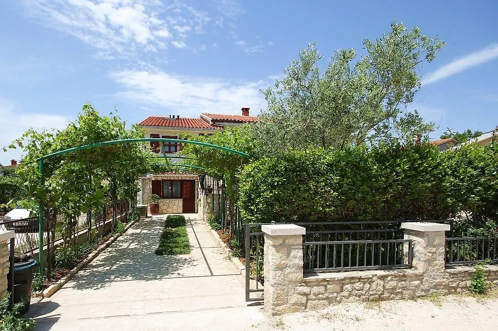 Apartment Pifar Medulin 0*,  Croatia